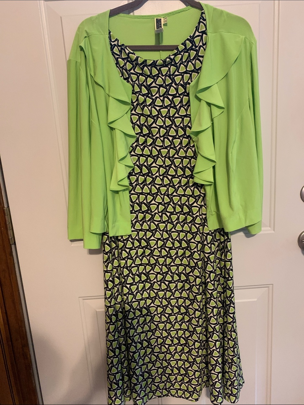 Julian Taylor Full figure Dress with Lime green Ruffled Jacket Size 22  Like NEW